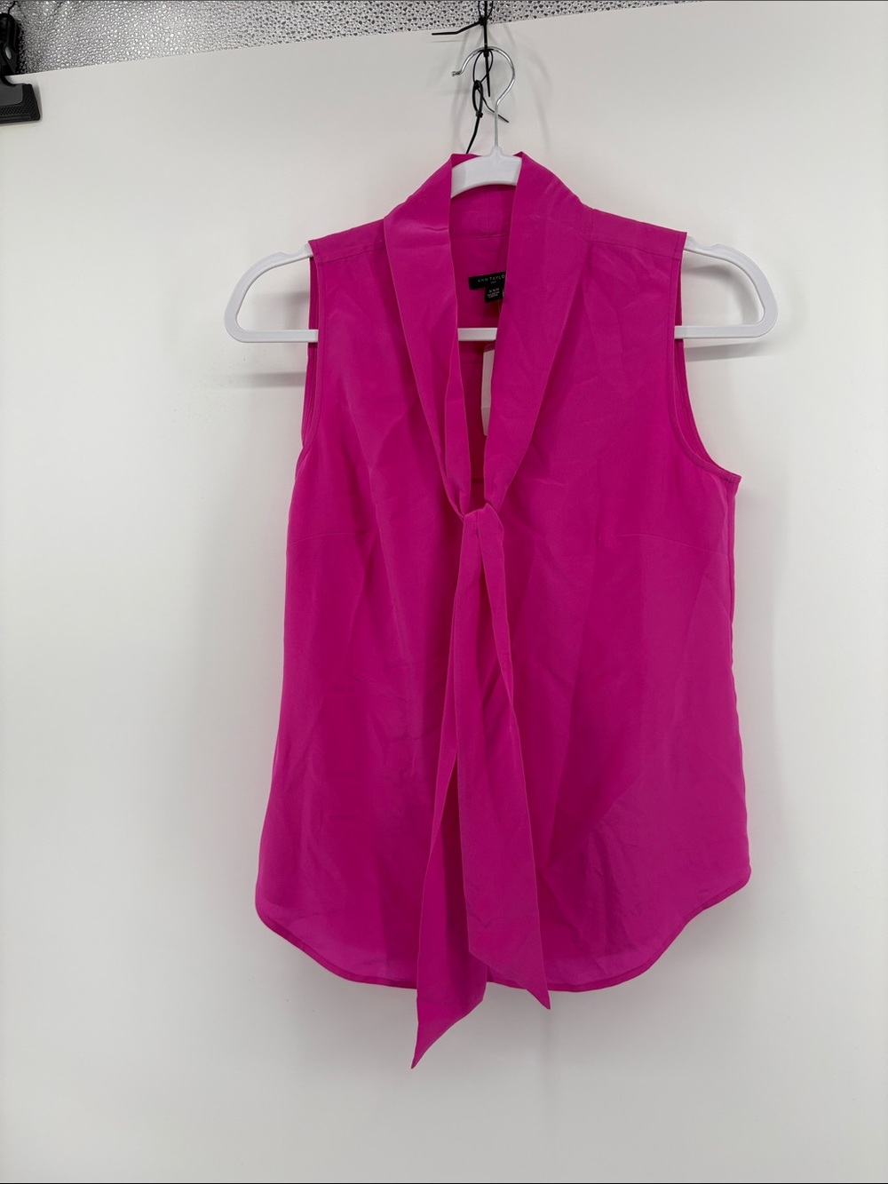 Ann Taylor Sleeveless Tie-Neck blouse in Bright Pink
